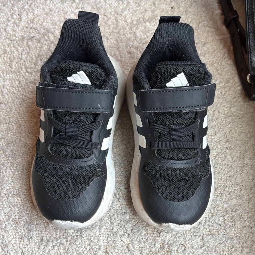 Adidas Kids Black and White Sneakers (Toddler 8)